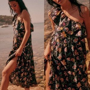 Sezane Roccio Midi Dress Botanique Noir Black Floral
One Shoulder 36